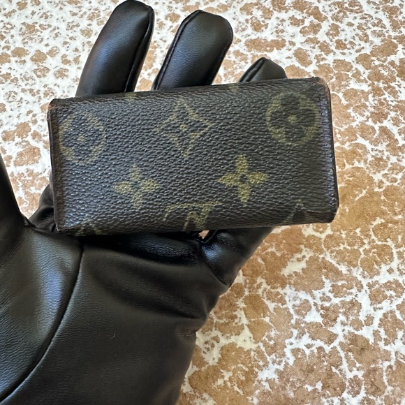 LV Brown Monogram Key Holder - Picture 7 of 10